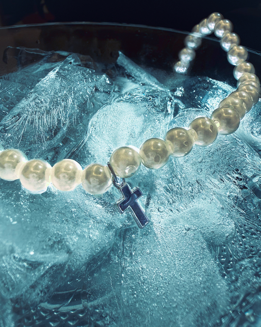 ESSENCE - Pearl Chain (Ivory gloss)