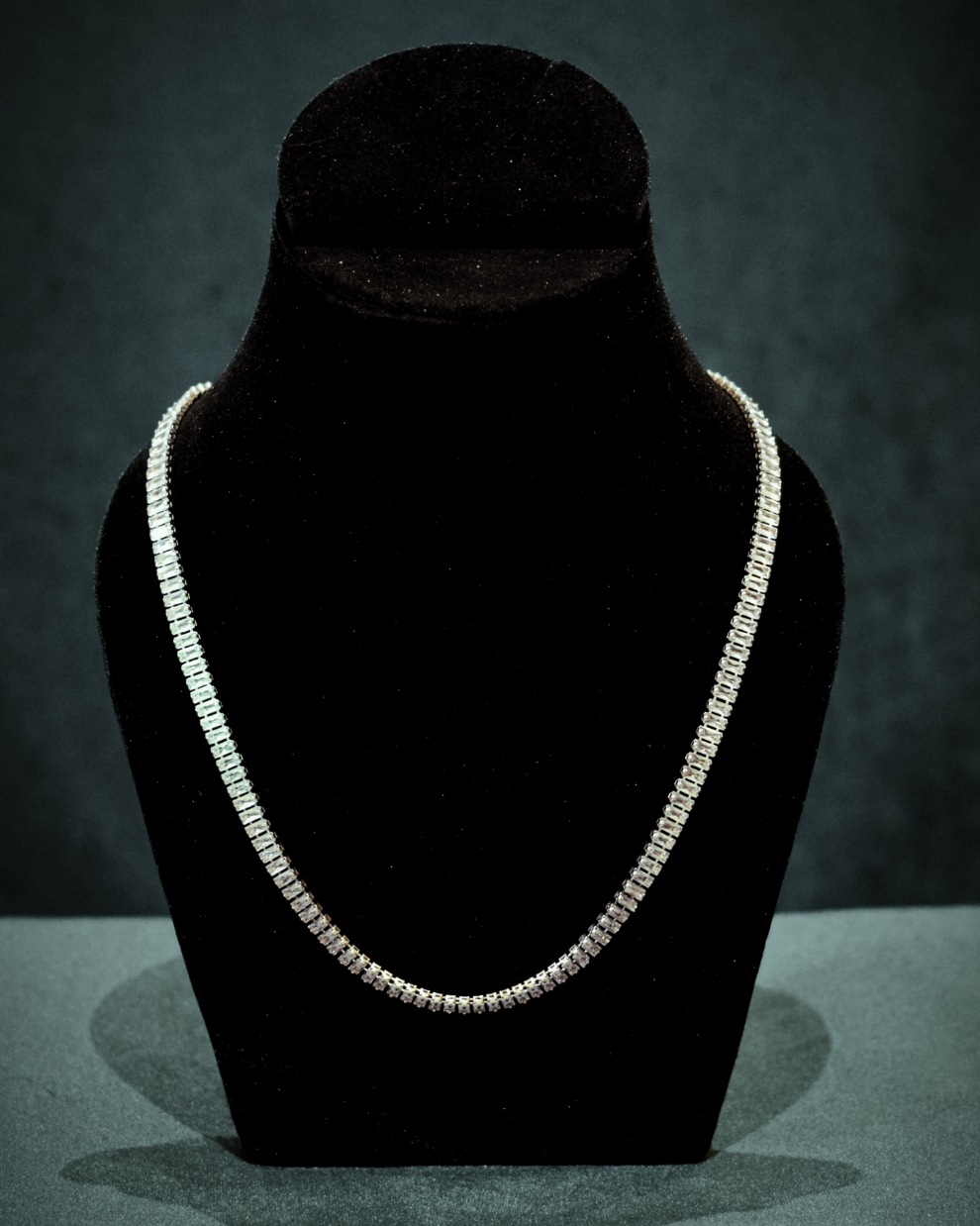 CLARITY - Baguette Tennis Chain