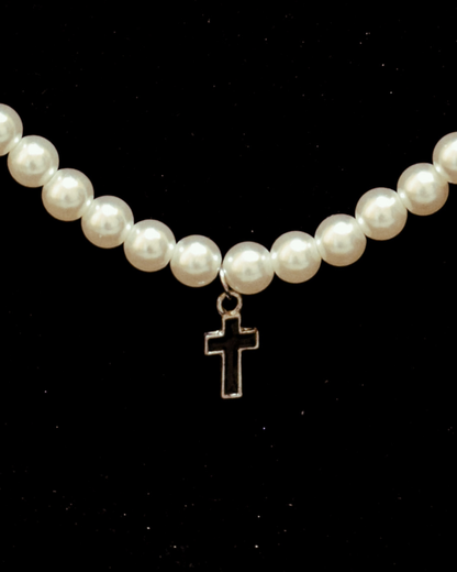 ESSENCE - Pearl Chain (Ivory gloss)
