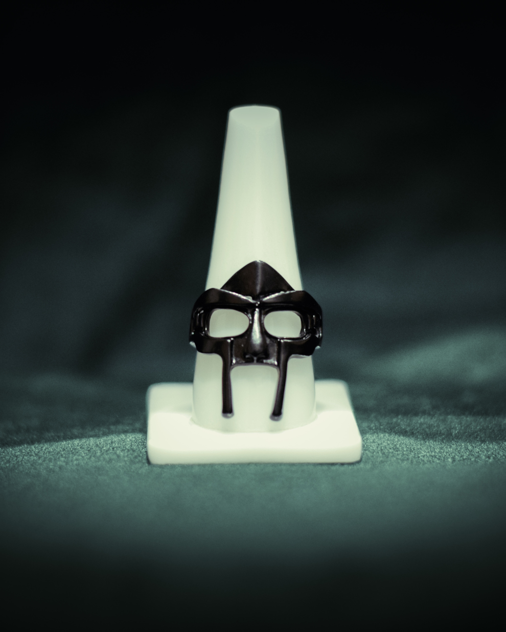 Noir - Phantom Mask Ring