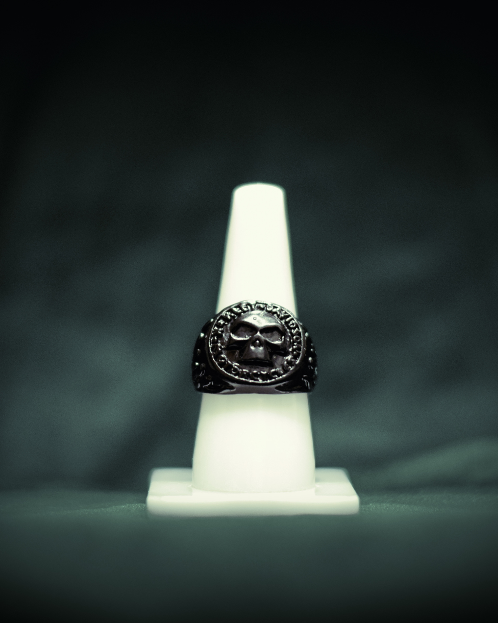 Noir - Skull Sigil Ring