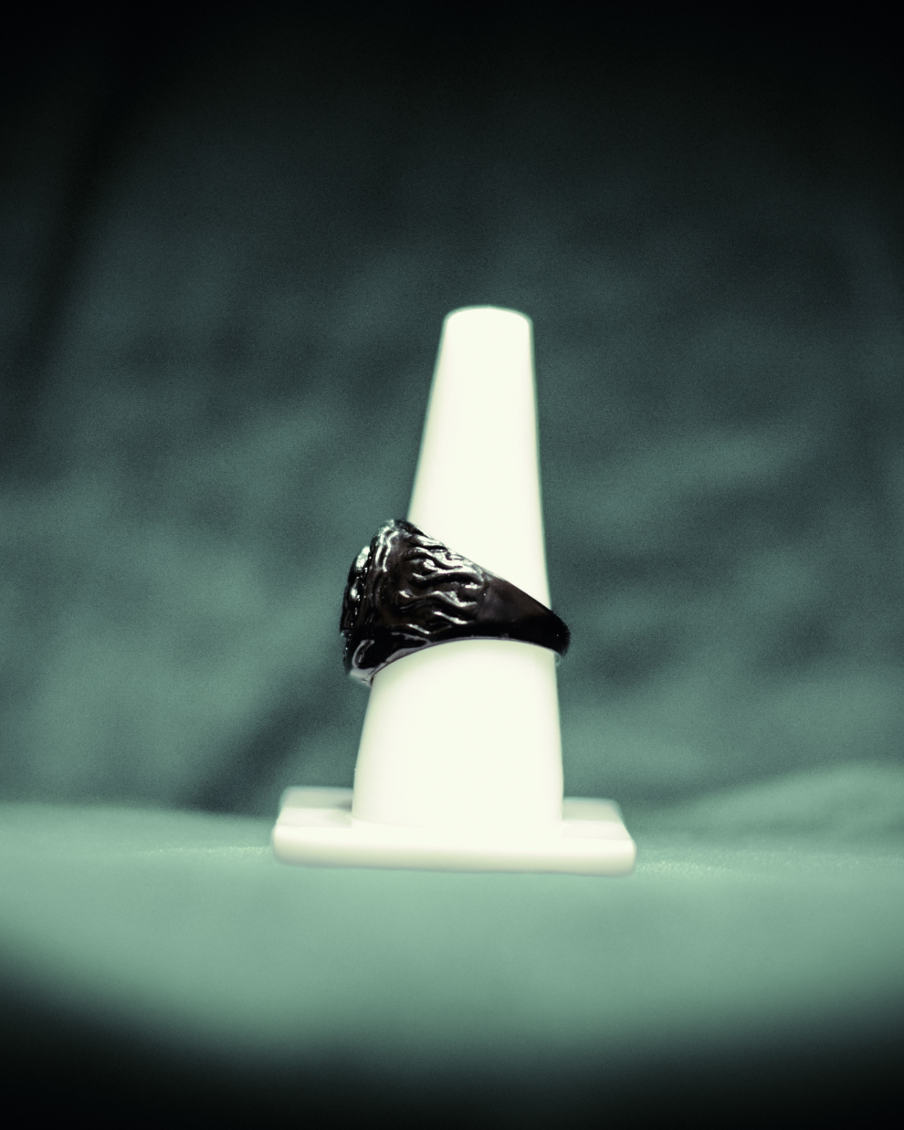 Noir - Skull Sigil Ring
