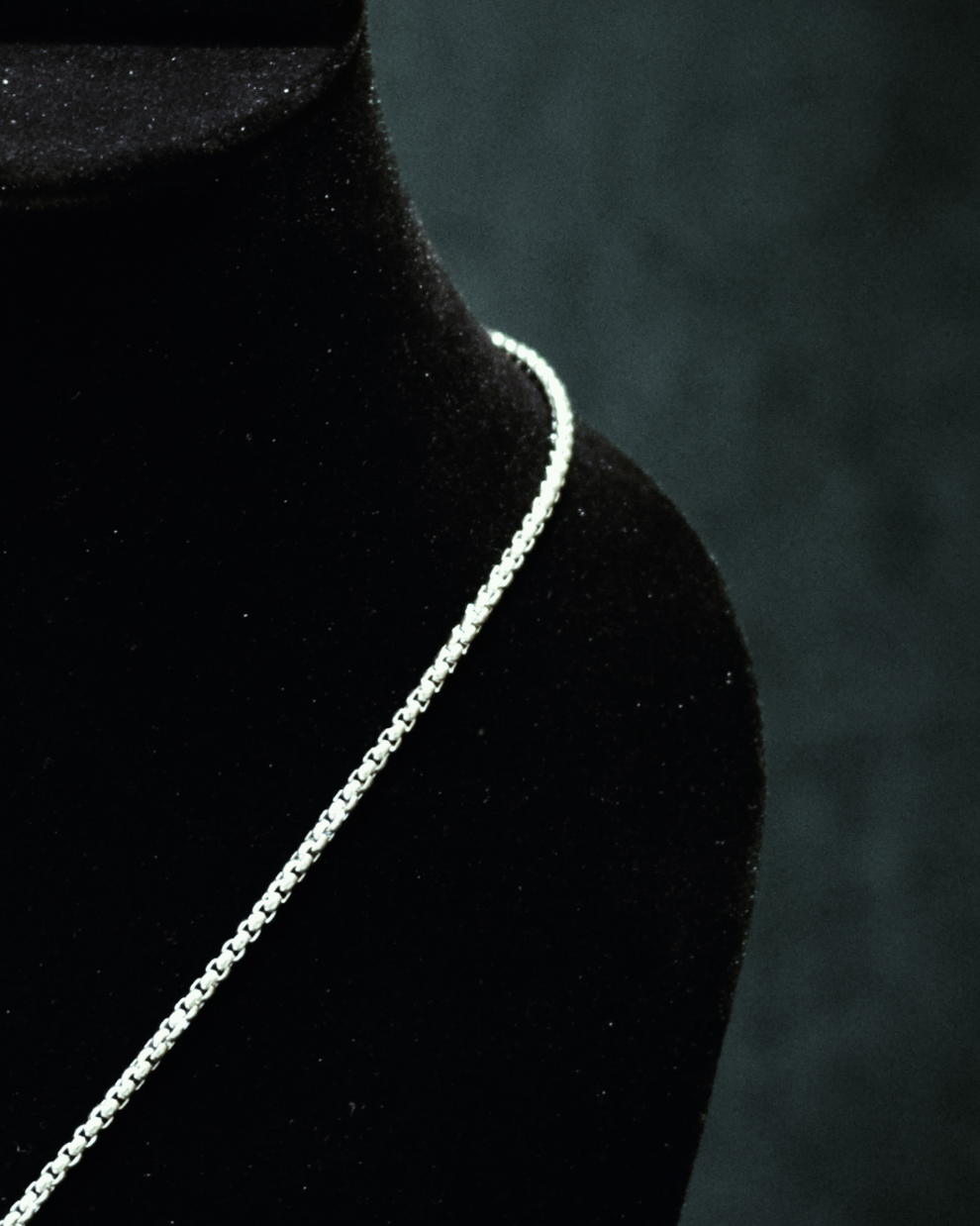 Noir - Wing cross Pendant